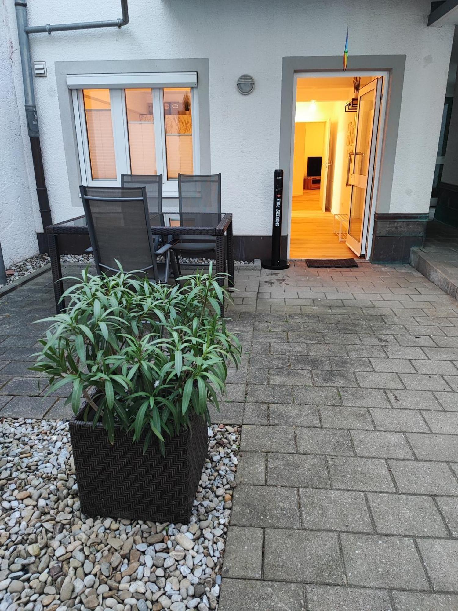 Fewo Planer Altstadtwohnung Mit Terrasse & Parkplatz Memmingen Exterior photo